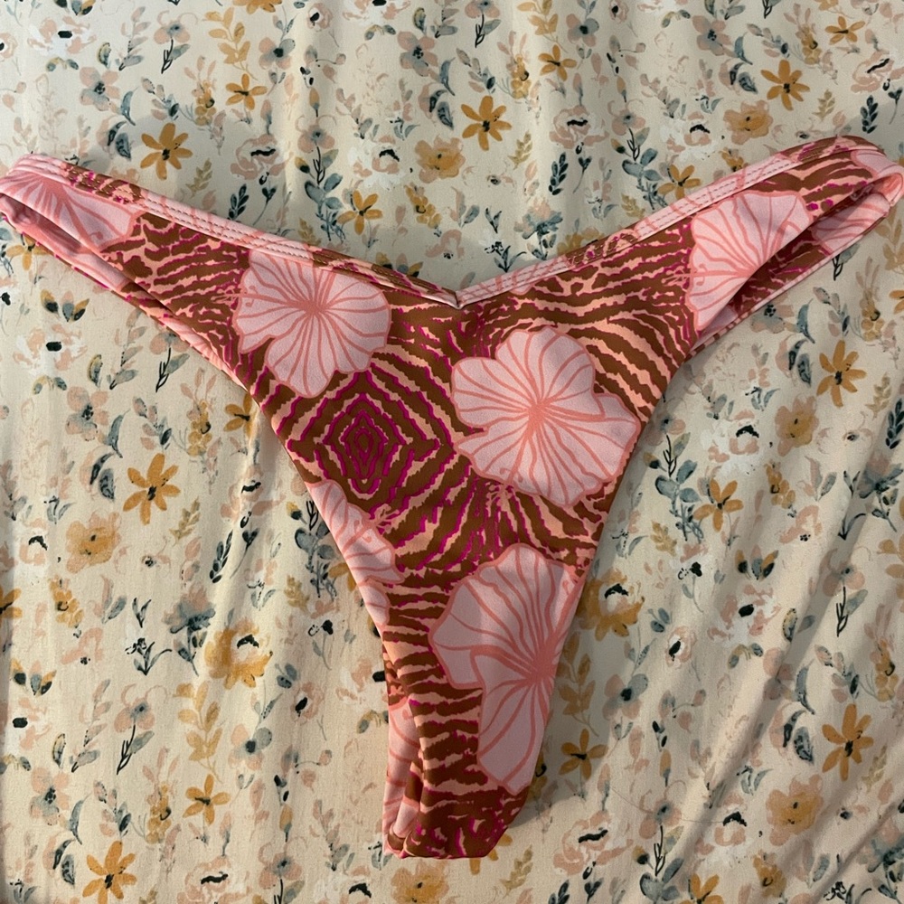 benoa kini - Picture 2 of 3